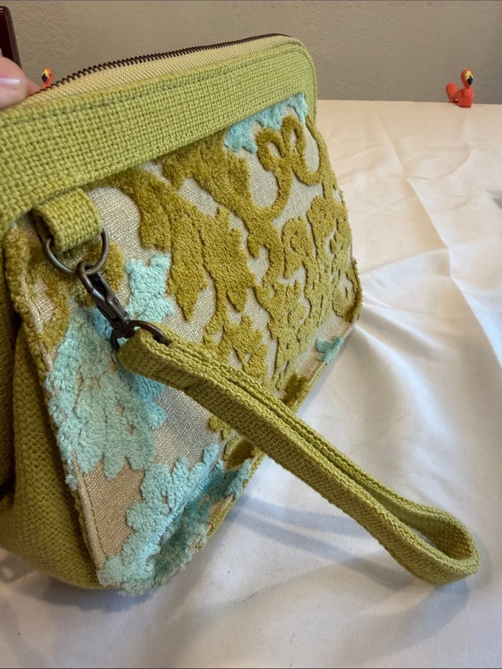 Rare cake Petunia Pickle bottom clutch like new !